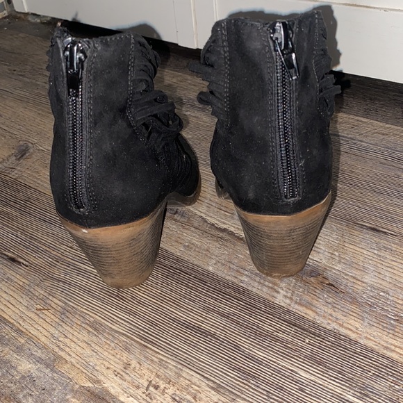 Fergie Wicket Booties - Picture 2 of 5